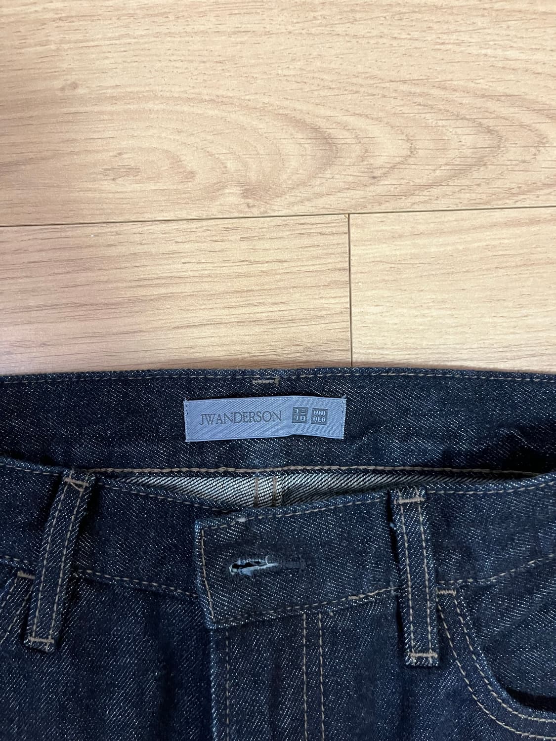 유니클로 JW앤더슨 셀비지 스트레이트 진 31 상품이미지3