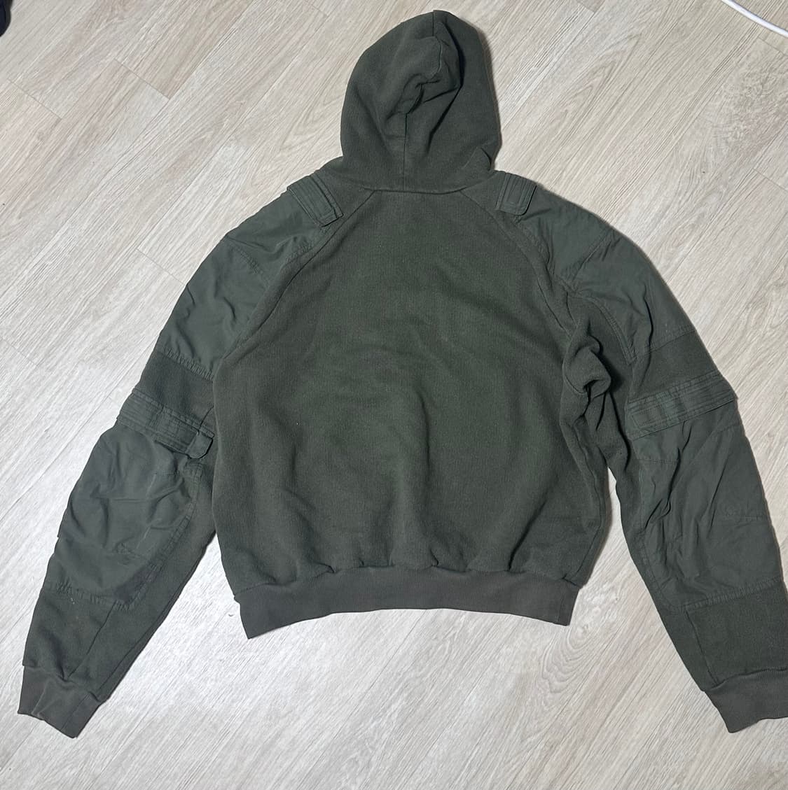 GMBH 크롭 후디 상품이미지2