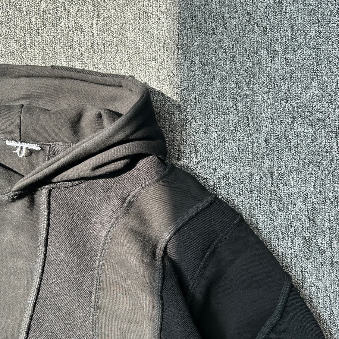 노매뉴얼 M.R.C 후드티 상품이미지2