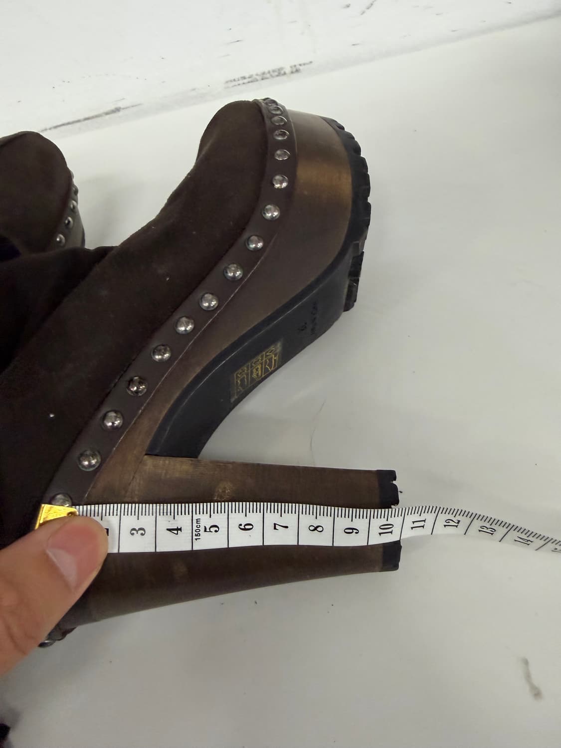 정품) 미우미우 스웨이드 스터드 장식 털부츠 38 상품이미지8