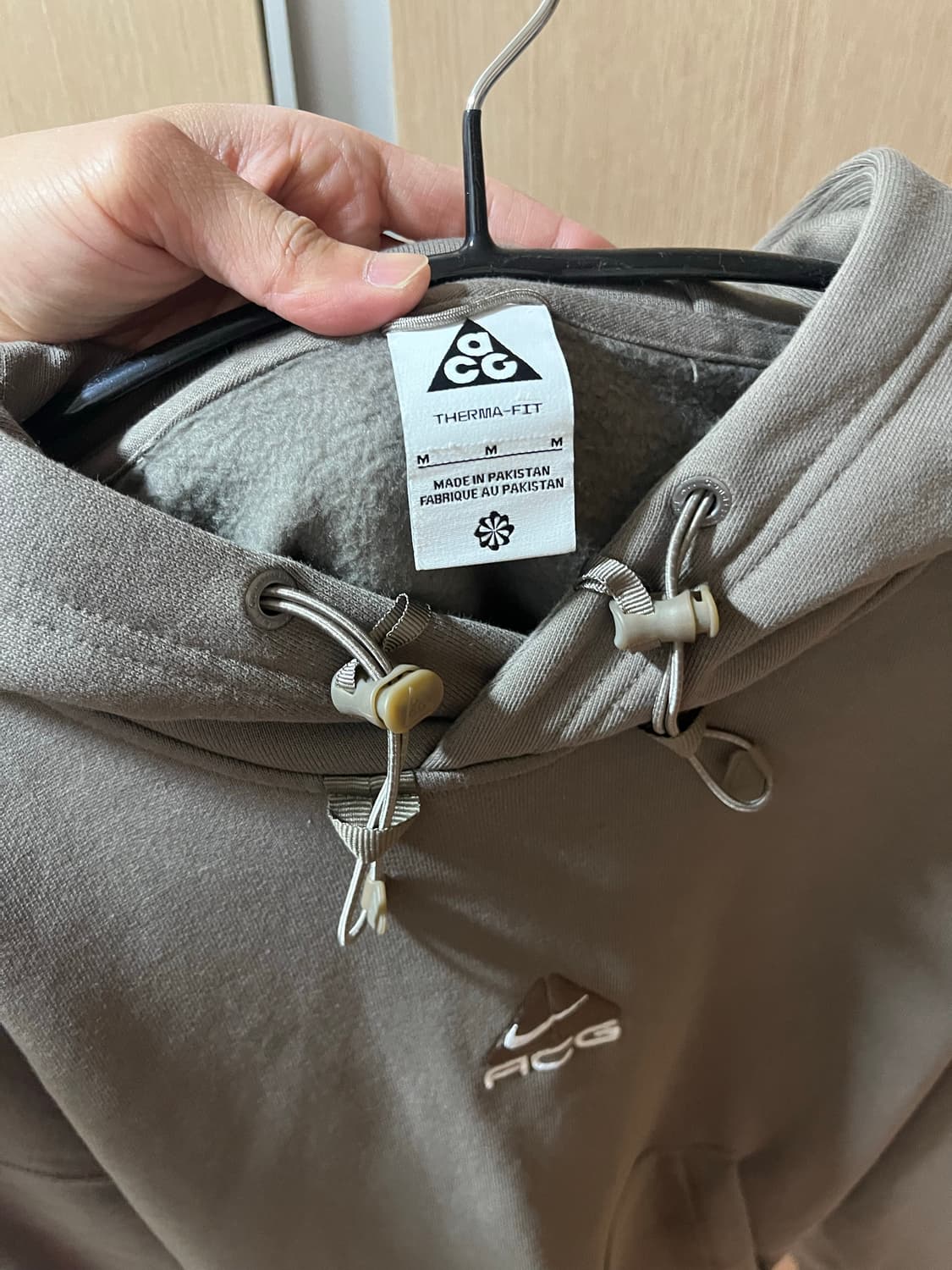 나이키 ACG 써마핏 풀오버 플리스 후드 올리브 그레이 M 팝니다 상품이미지9