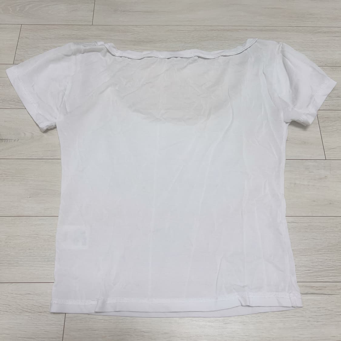 보헤미안서울 딥 유넥 하프 슬리브 탑 티 윤비누 착용 상품이미지3