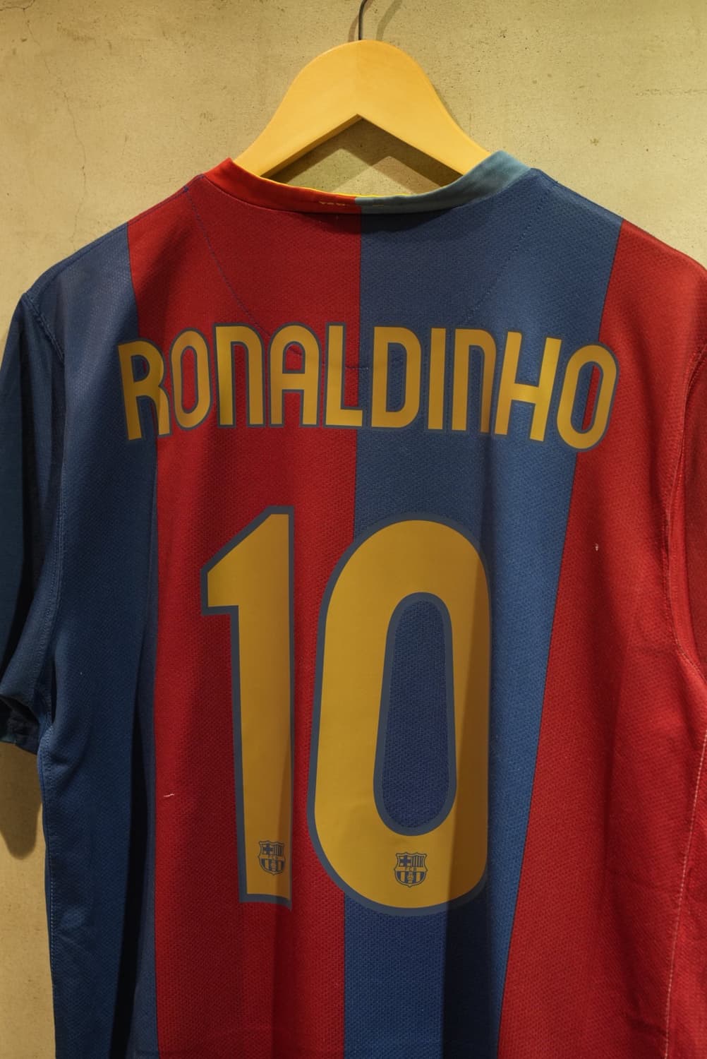 06-07 바르셀로나 호나우지뉴 홈 유니폼 상품이미지9