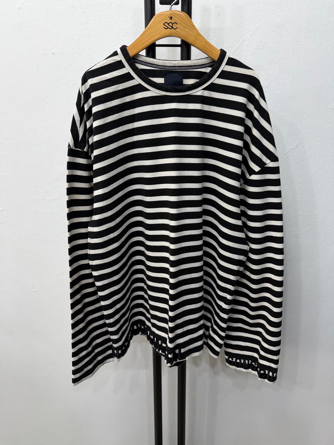 정품) 준지 오버핏 자수 레터링 긴팔티 44 상품이미지1