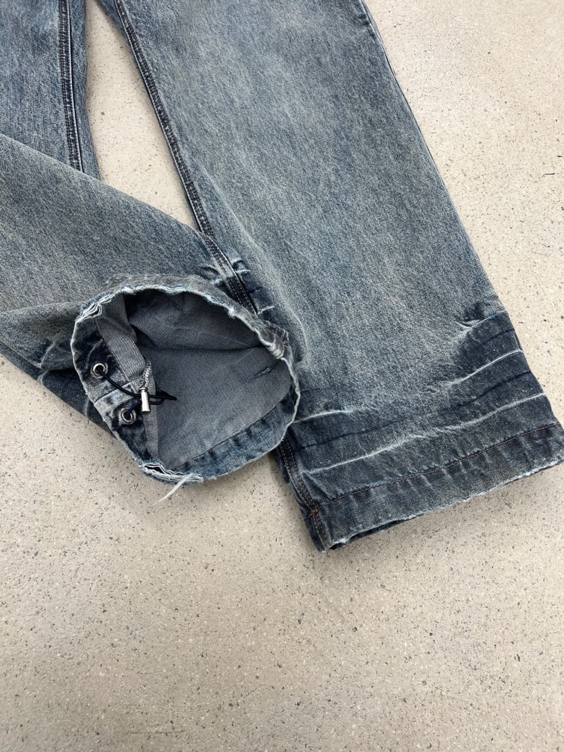 준지 24ss 워시드 코어 데님 팬츠 상품이미지9