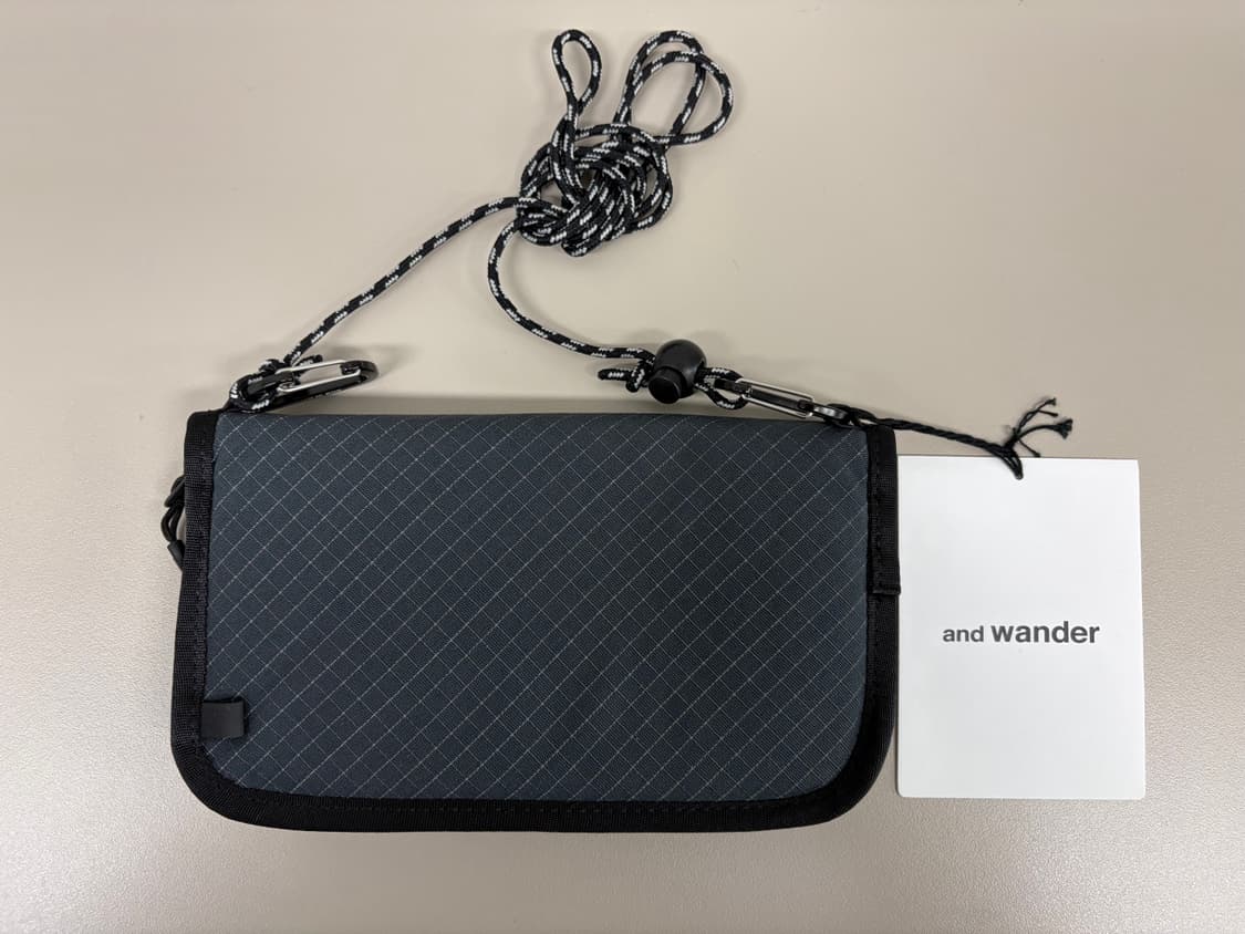 [무료배송]앤드원더 립 파우치 챠콜 신품 사코슈 크로스백 상품이미지4