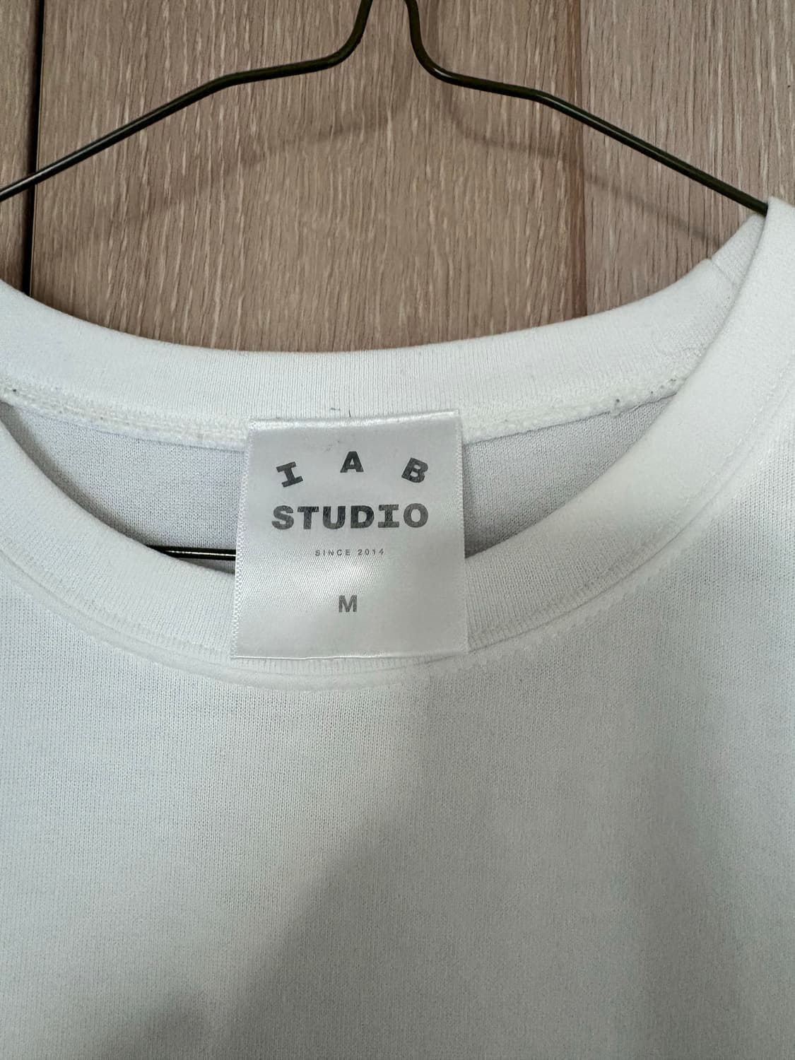 아이앱 스튜디오 티셔츠 화이트 라이트 그린 상품이미지5