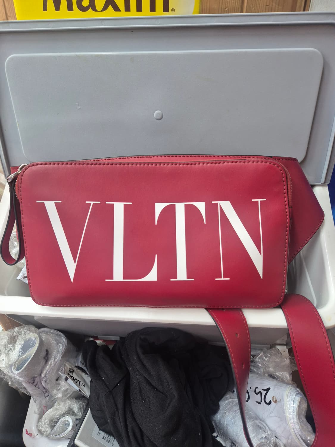 정품 발렌티노 vltn퓨어레드 벨트백 상품이미지3