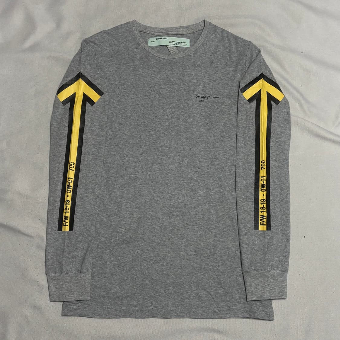 L 오프화이트 18-19 fw 옐로우 에로우 롱슬리브  상품이미지2