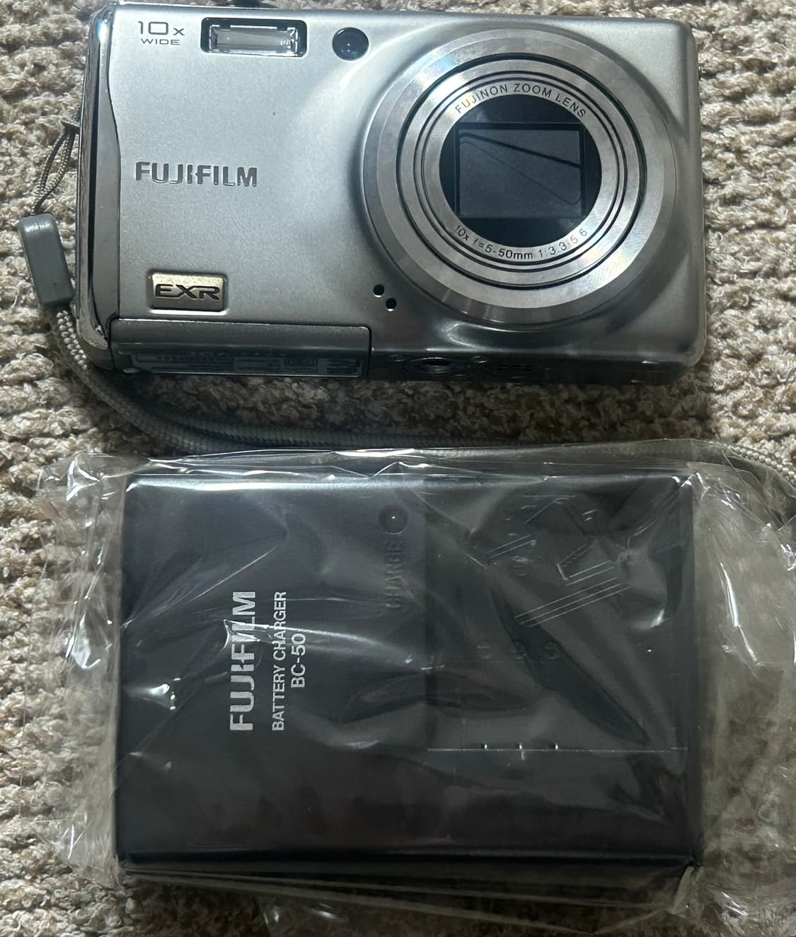 후지필름 f70exr 실버디카 상품이미지1