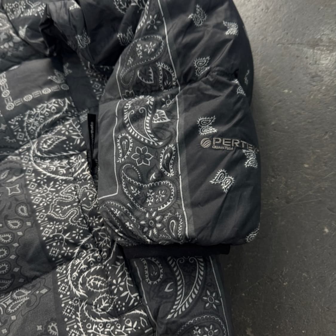 95-100 디스이즈네버댓 반다나 퍼텍스 패딩 상품이미지3