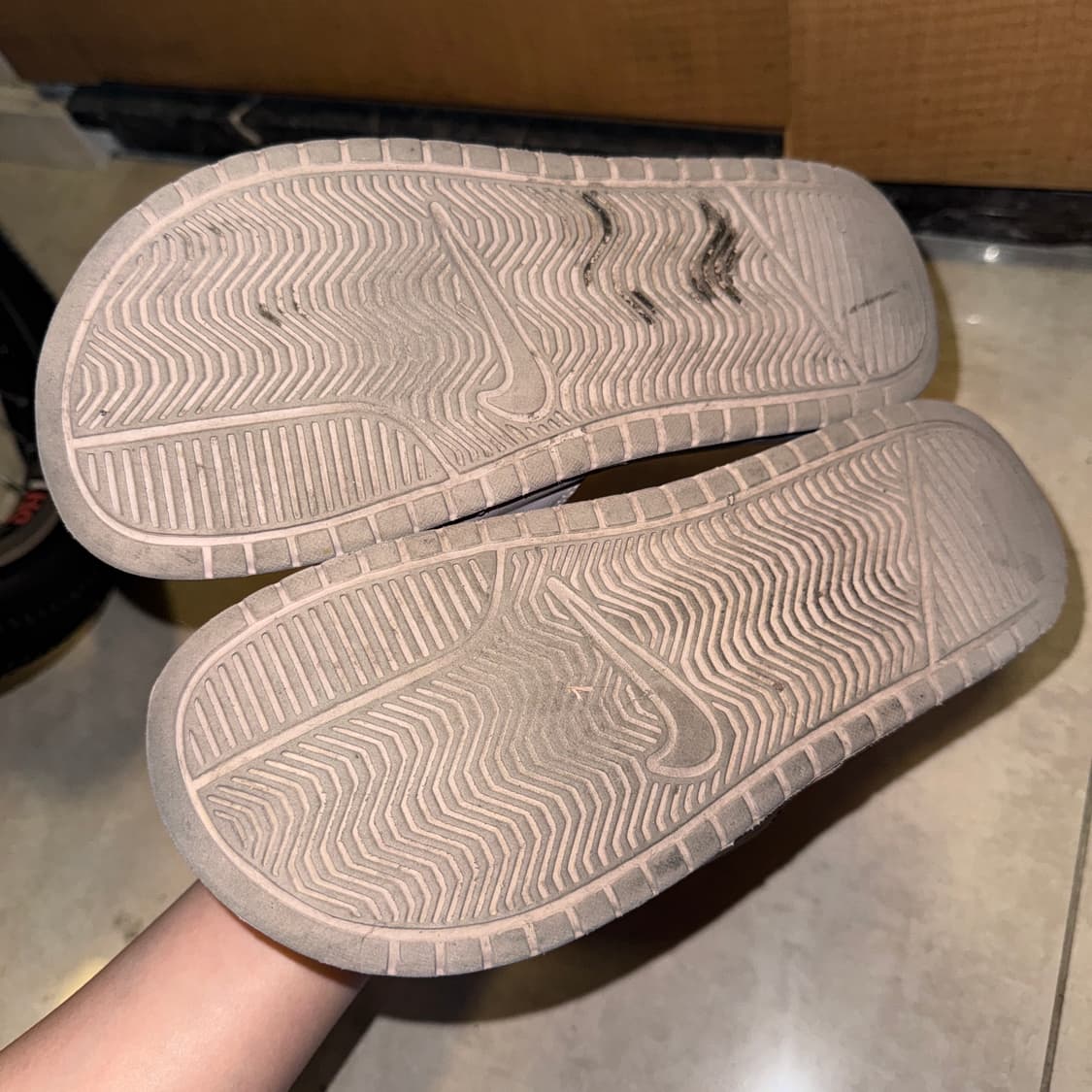 240 나이키 슬리퍼 상품이미지3