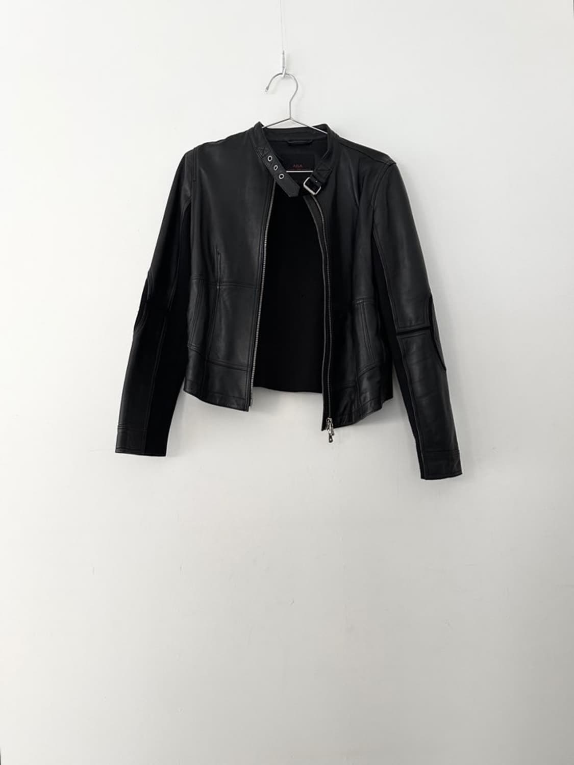 Hole detail buckle leather jacket 상품이미지1