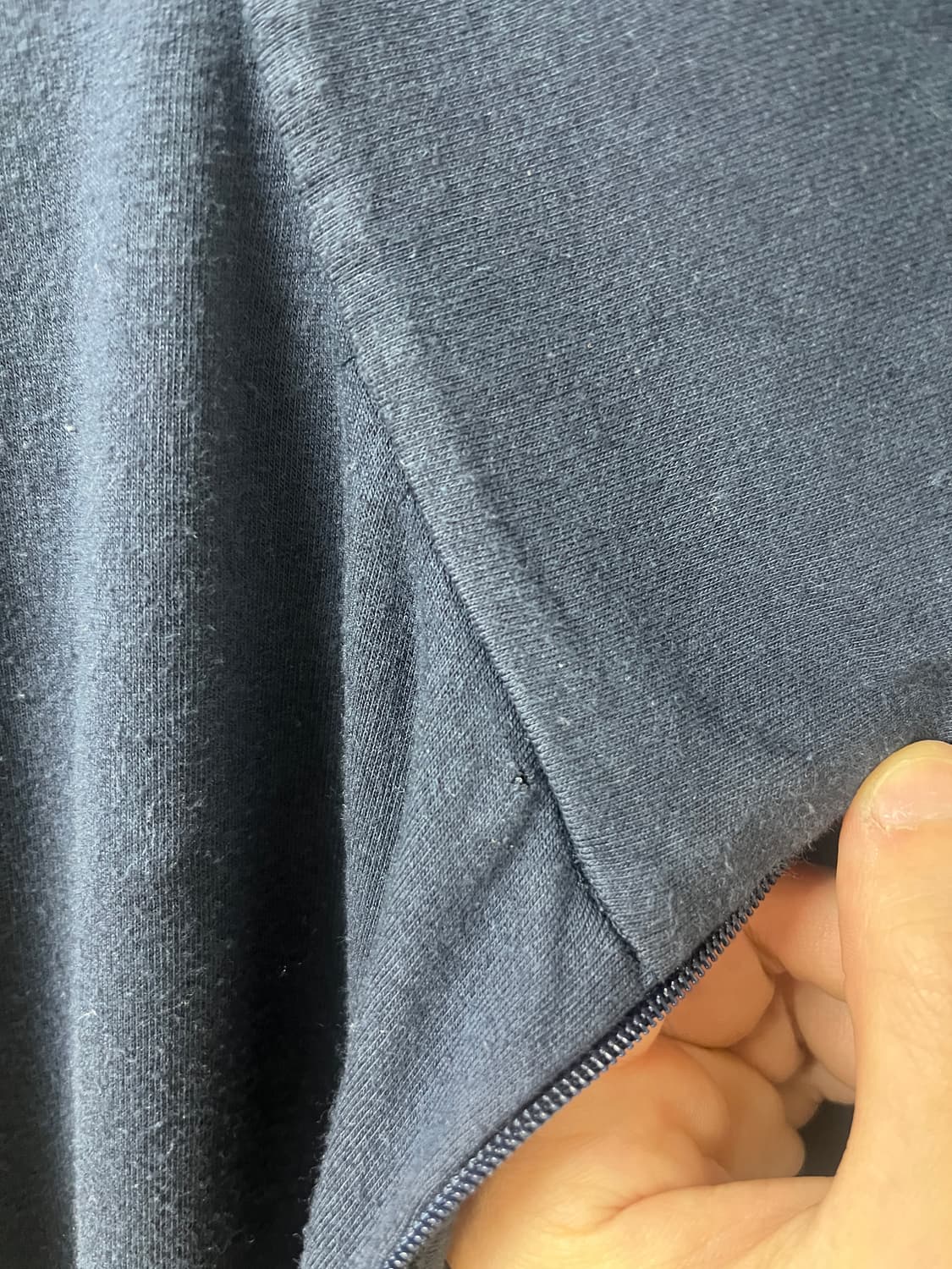 머듈 넥 집업 블루 3사이즈 상품이미지2