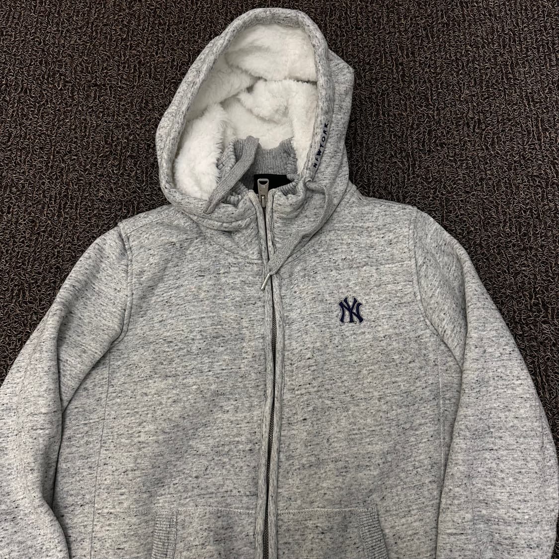 MLB 엠엘비 뉴욕 양키즈 여성 털 기모 후드집업 그레이 85사이즈 상품이미지2