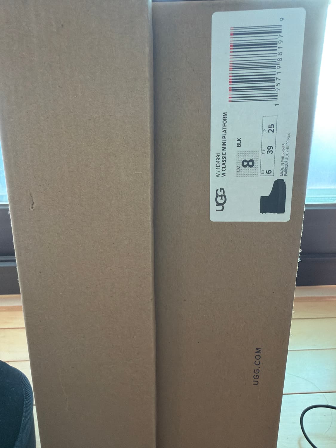 어그 미니 플랫폼 블랙 제니 착용 상품이미지6