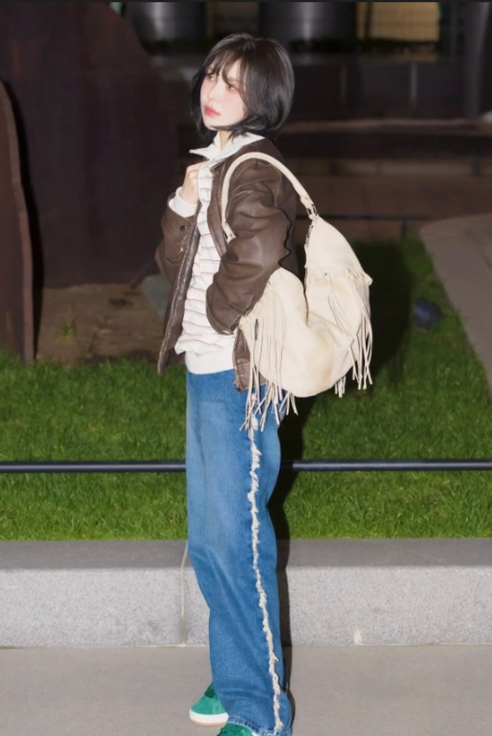 스컬프터 프린지 숄더백 카키 상품이미지5