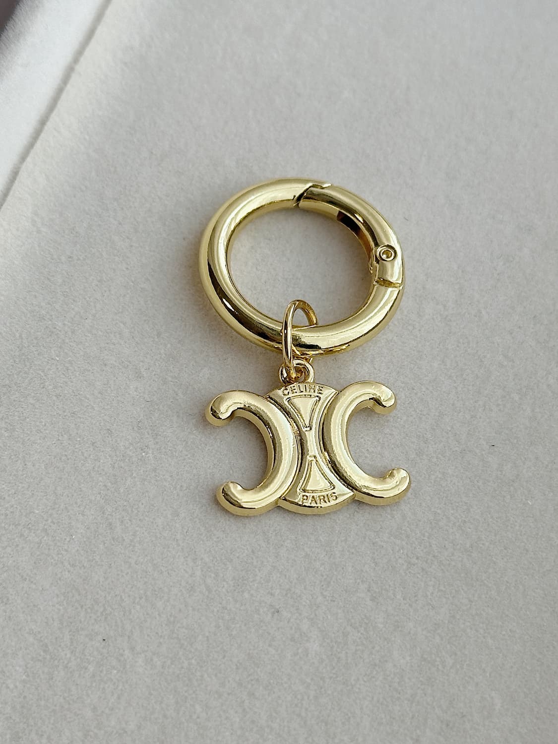 셀린느 트리옹프 키링 상품이미지2