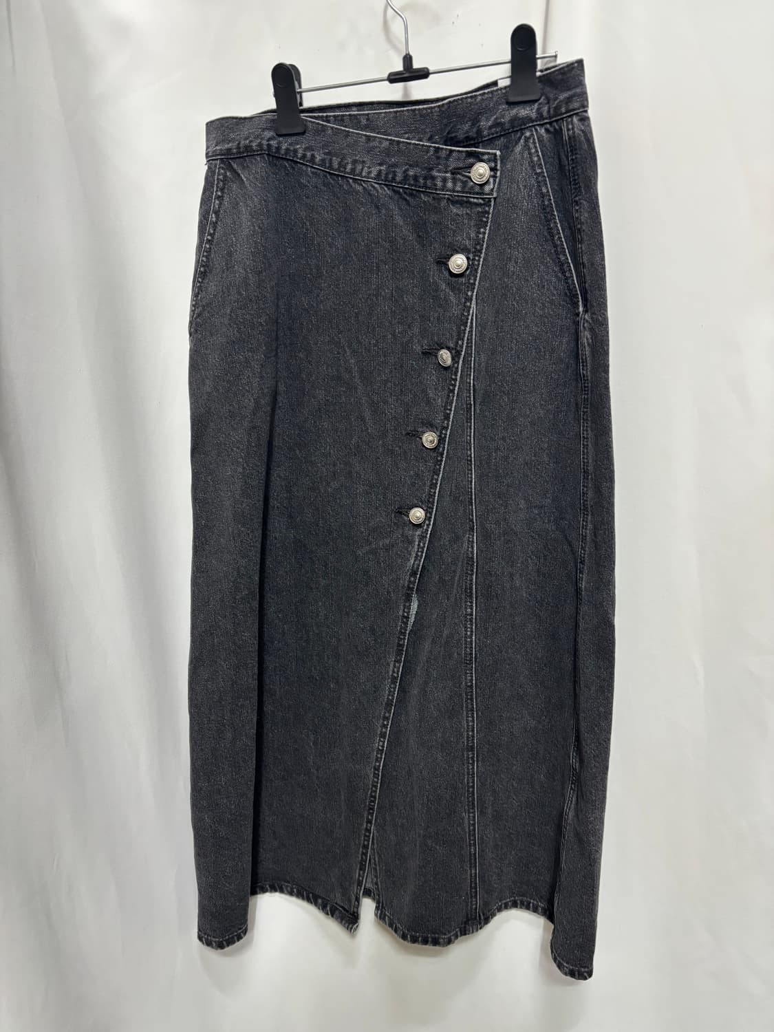 미쏘(MIXXO)앞슬릿 캔톤 데님 롱 스커트 30 상품이미지1