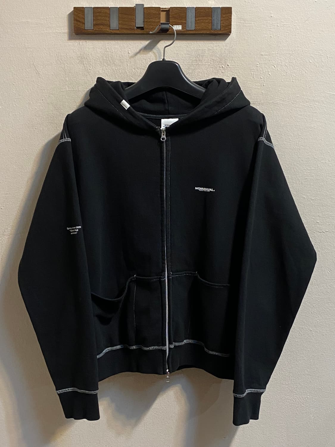 노매뉴얼 로고 집업 후디 상품이미지1