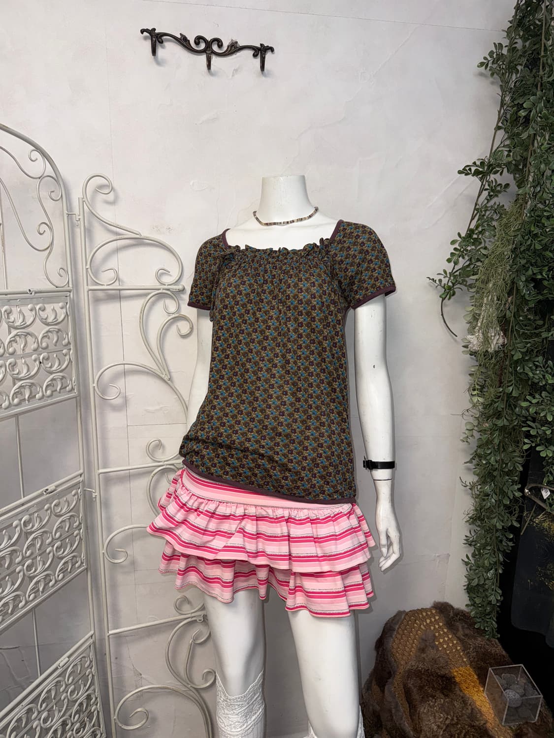 Hugo Boss brown floral ribbon blouse 상품이미지7