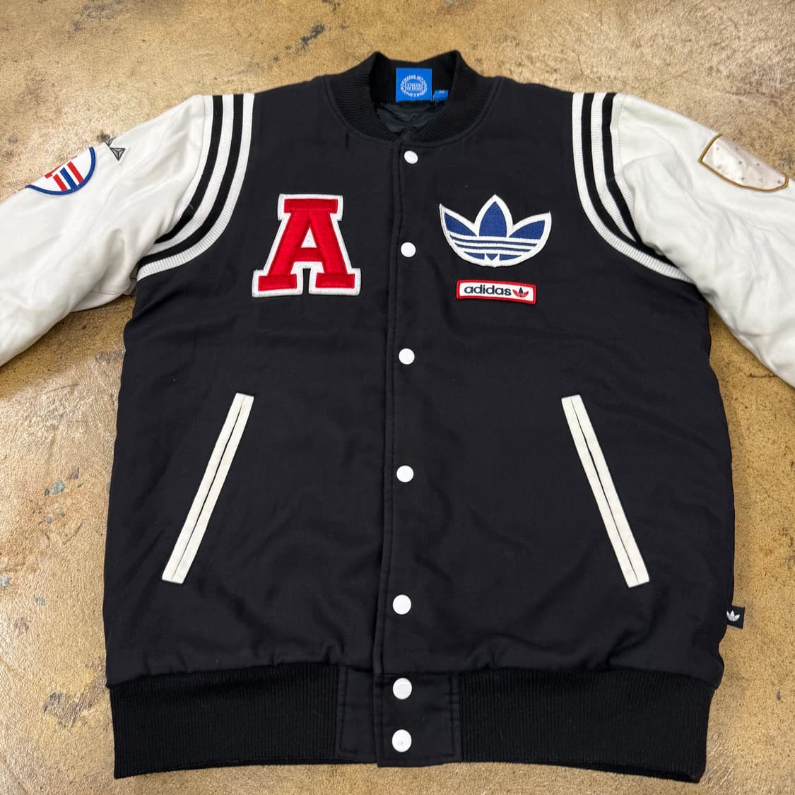 아디다스 빅로고 패치 바시티 자켓 점퍼 100 상품이미지3