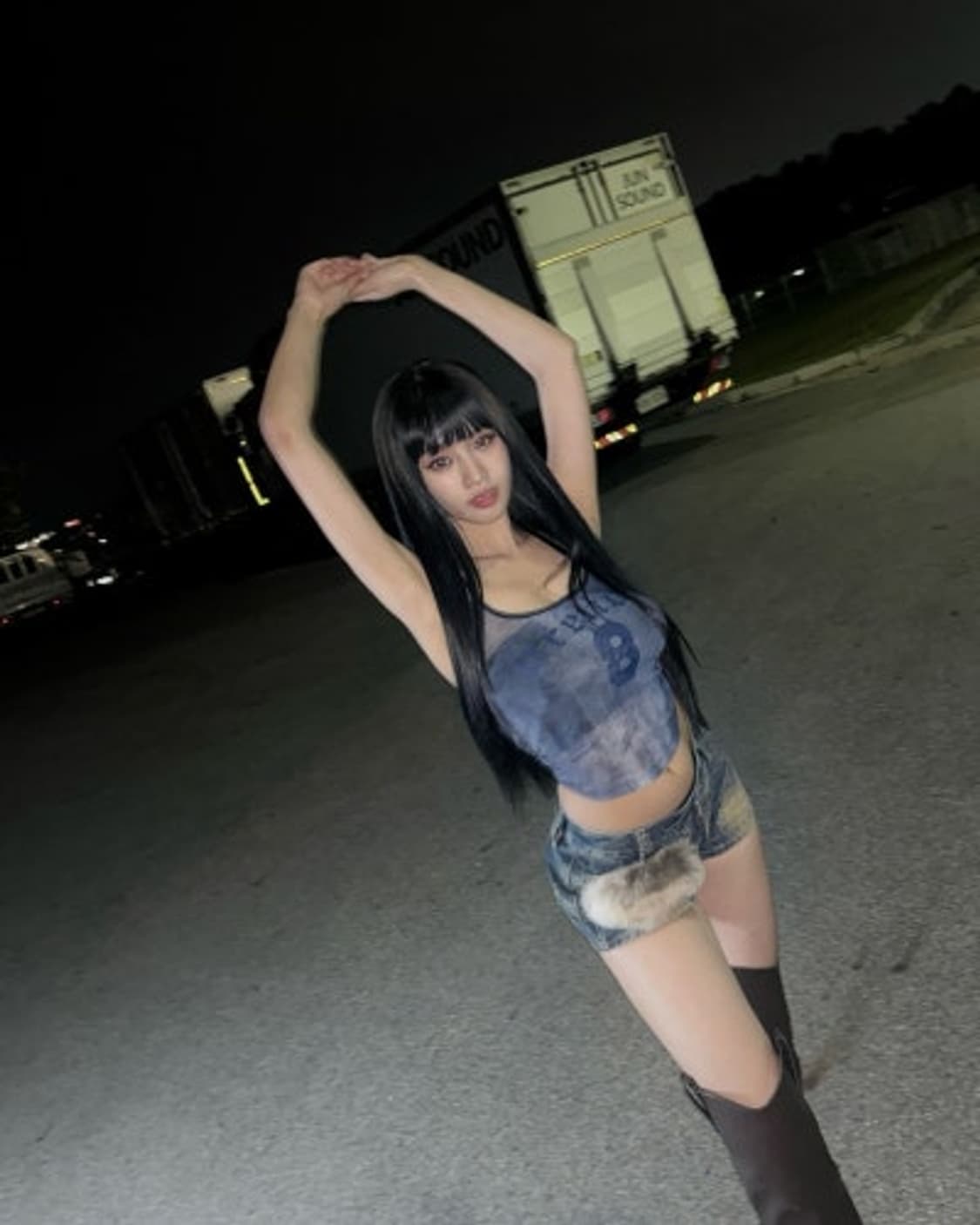 프렌다 HALTER NECK SLEEVE LESS BLACK 상품이미지1