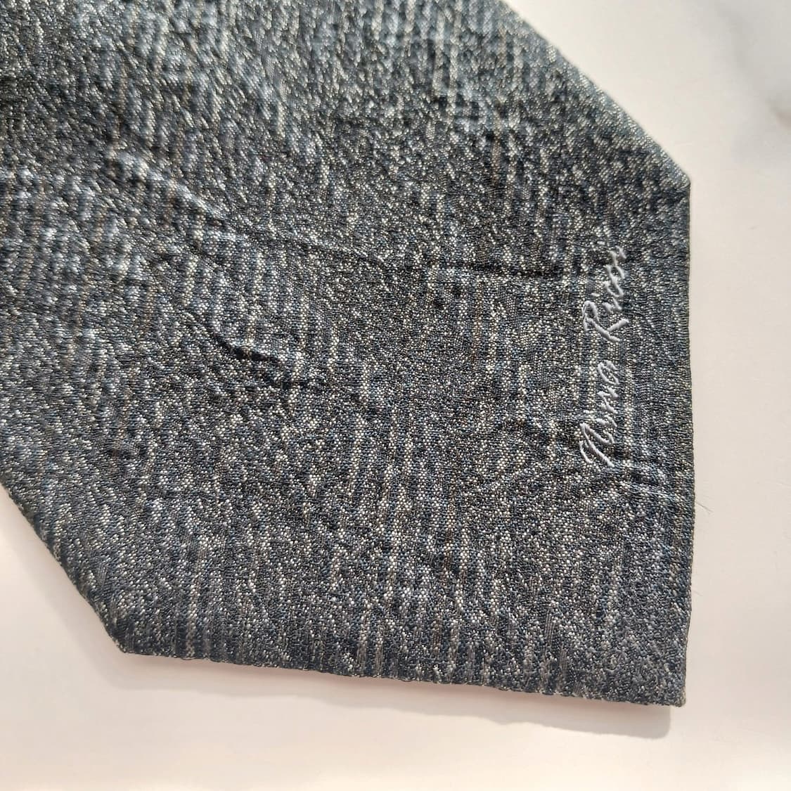 니나리치 실크 다크그레이 패턴 넥타이 9.6cm A+등급 A18564
 상품이미지6