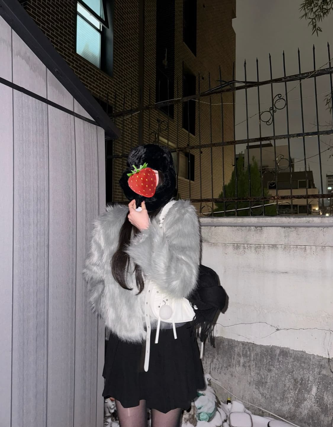 Silver semi crop fur jacket 상품이미지4