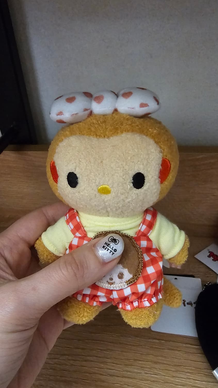 몬치치 x 헬로 키티 타미 팜 사이즈 인형 상품이미지1