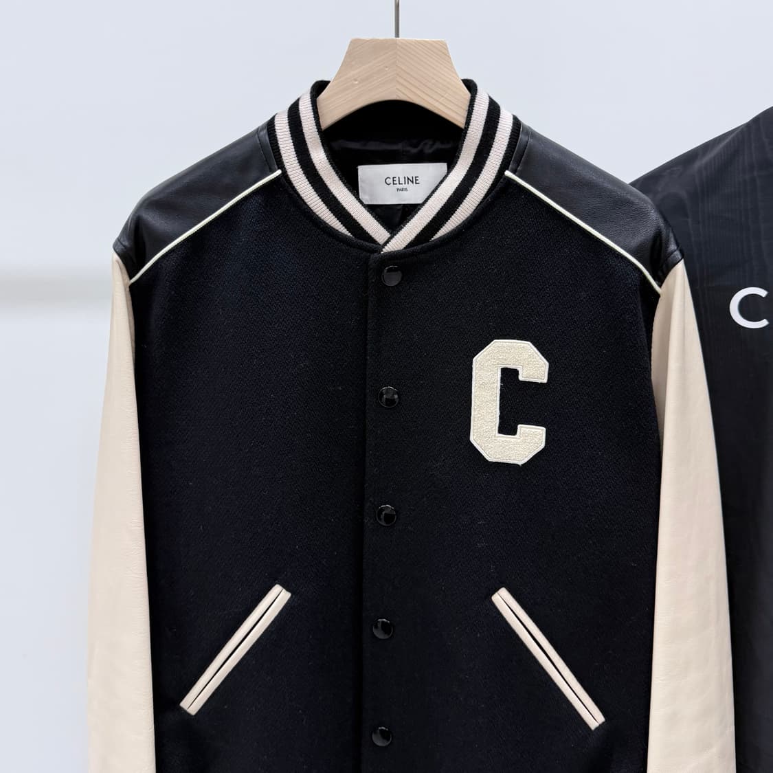 [S+급/50] 셀린느 C로고 테디 바시티 자켓 블랙 상품이미지2