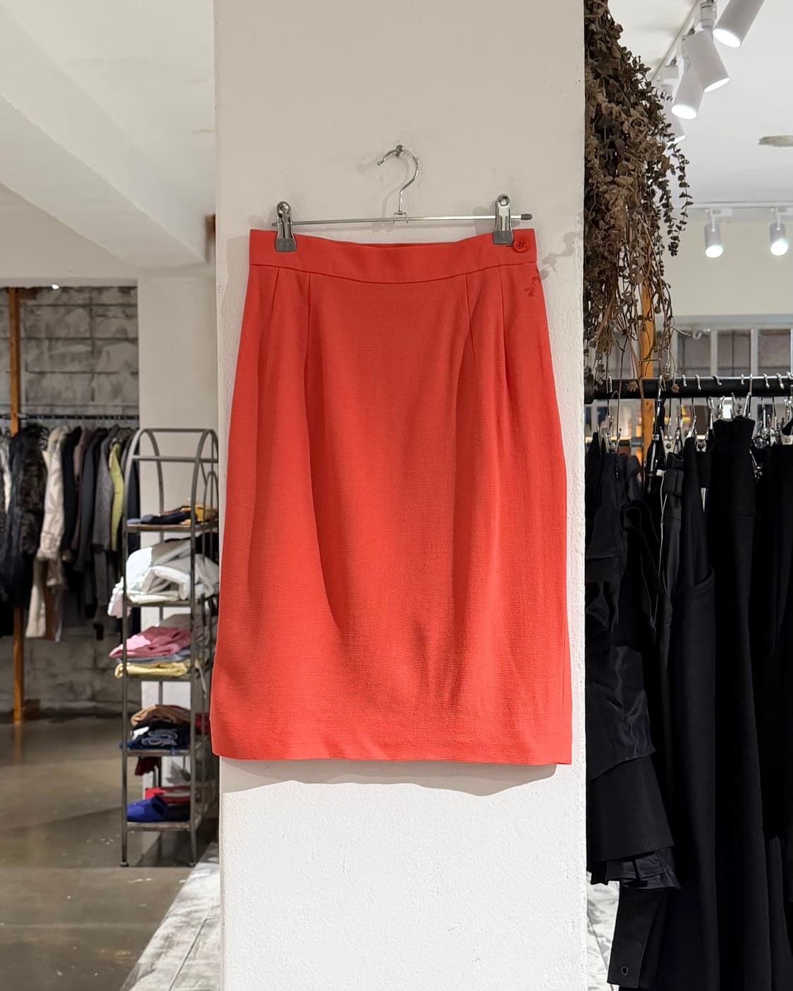 이브 생 로랑 코랄 핑크 베이직 h라인 미디 스커트 상품이미지1