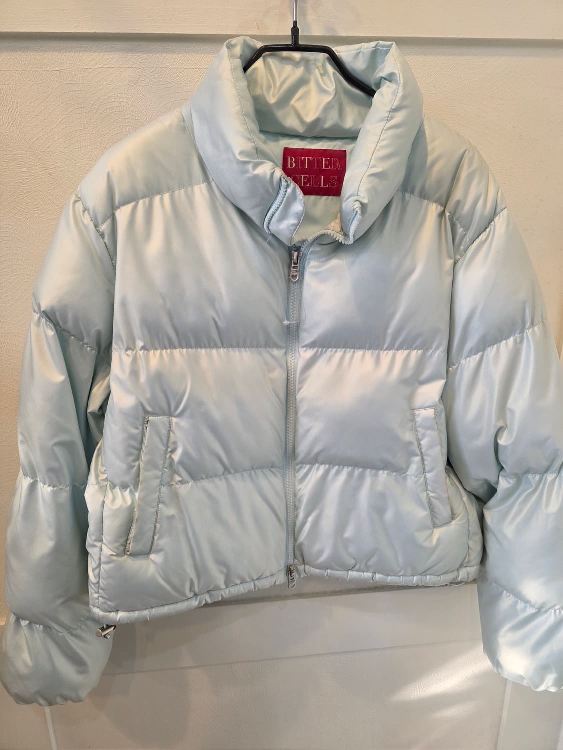 비터셀즈  그로시 크롭 푸퍼자켓  라이트블루패딩 점퍼 상품이미지2