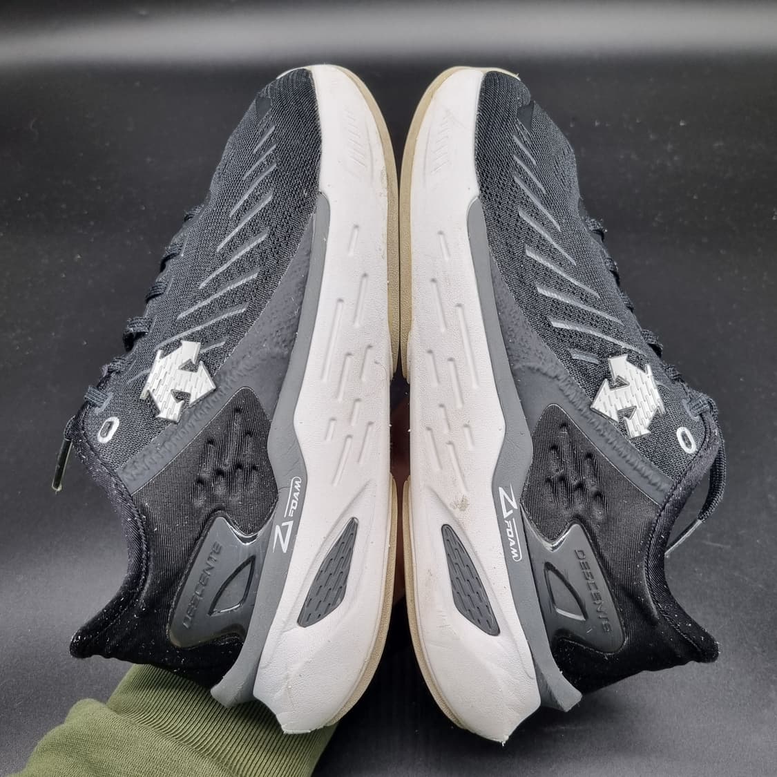 데상트 에너자이트 폼 운동화 230 상품이미지5