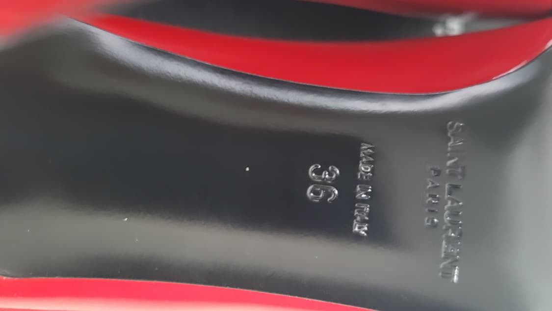 생로랑 ANJA 100 펌프스 페이턴트 레드 사이즈 36 팝니다. 상품이미지9