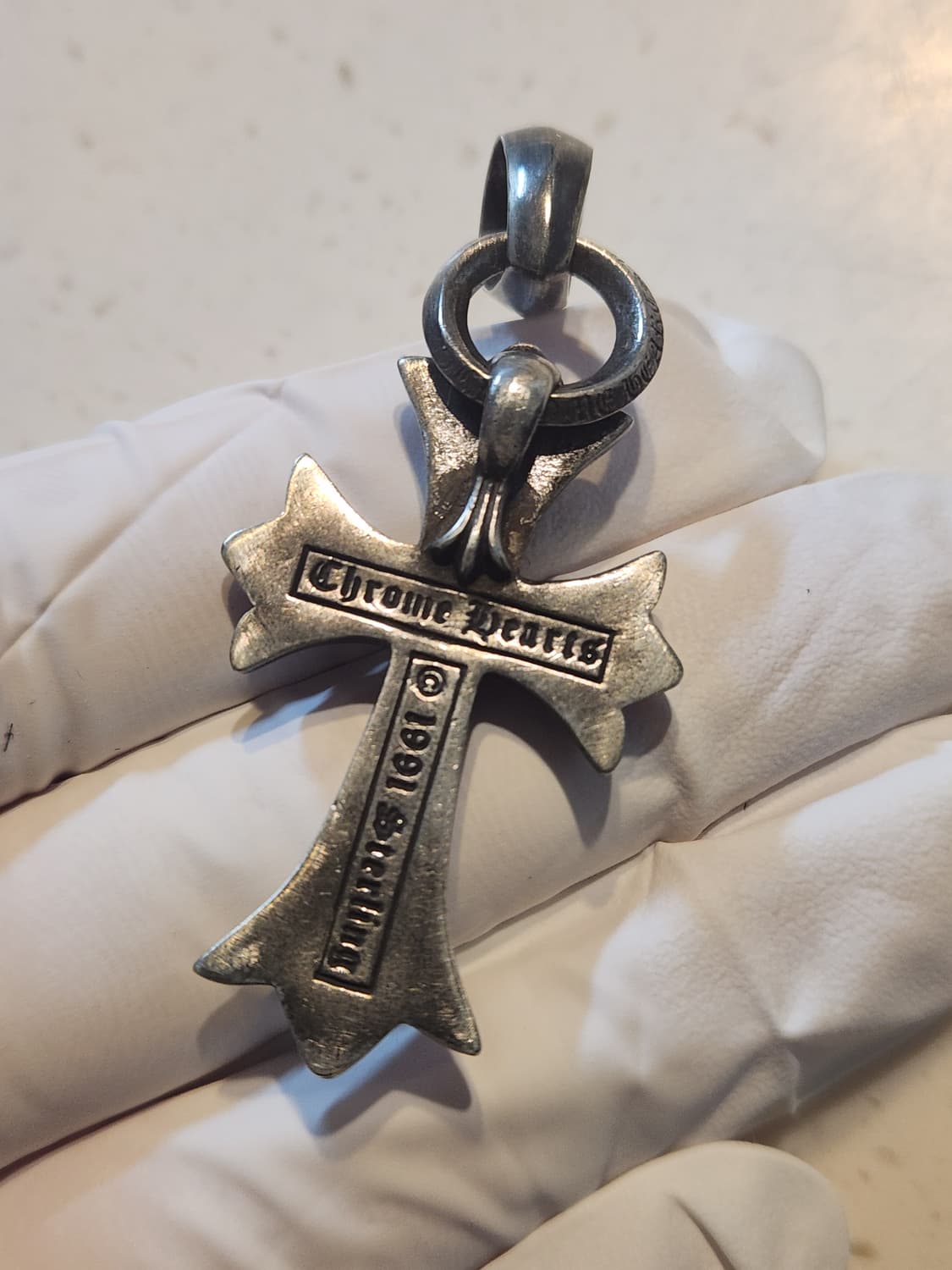 크롬하츠 스몰 크로스 베일 팬던트 상품이미지6