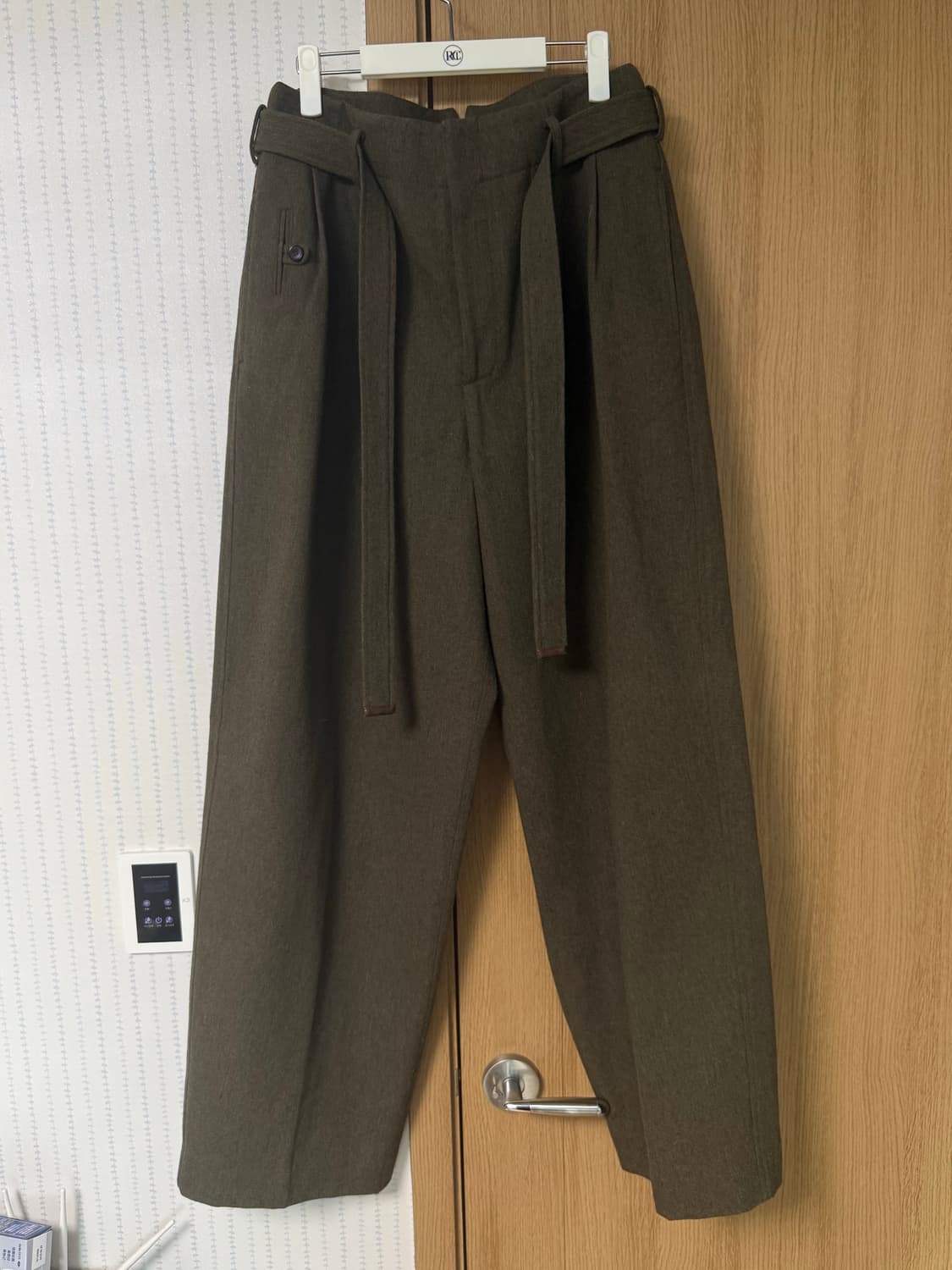 렉토 벨트 디테일 하이웨이스트 팬츠 카키 L  상품이미지3