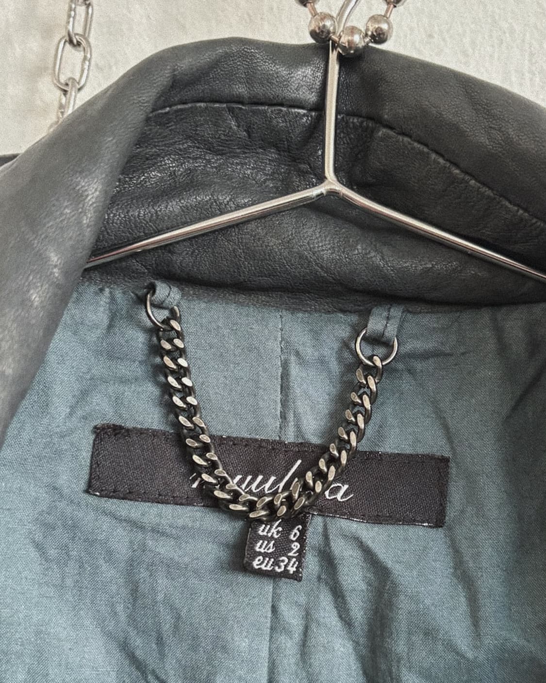 *홀드중*muubaa 아티저널 램스킨 사선지퍼 하이넥 드레이프 자켓 상품이미지8