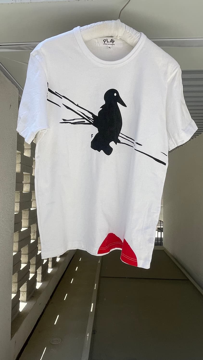 Comme des Garçons PLAY 'Crows' Graphic T 상품이미지5