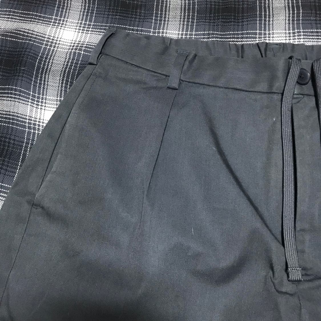 Gu 와이드 커브 핀턱 치노 차콜 그레이 상품이미지6