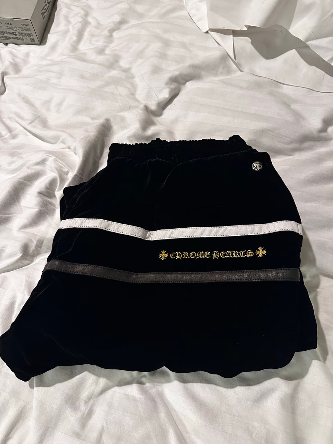 [XL]크롬하츠 벨벳 자수 트레이닝팬츠 상품이미지1