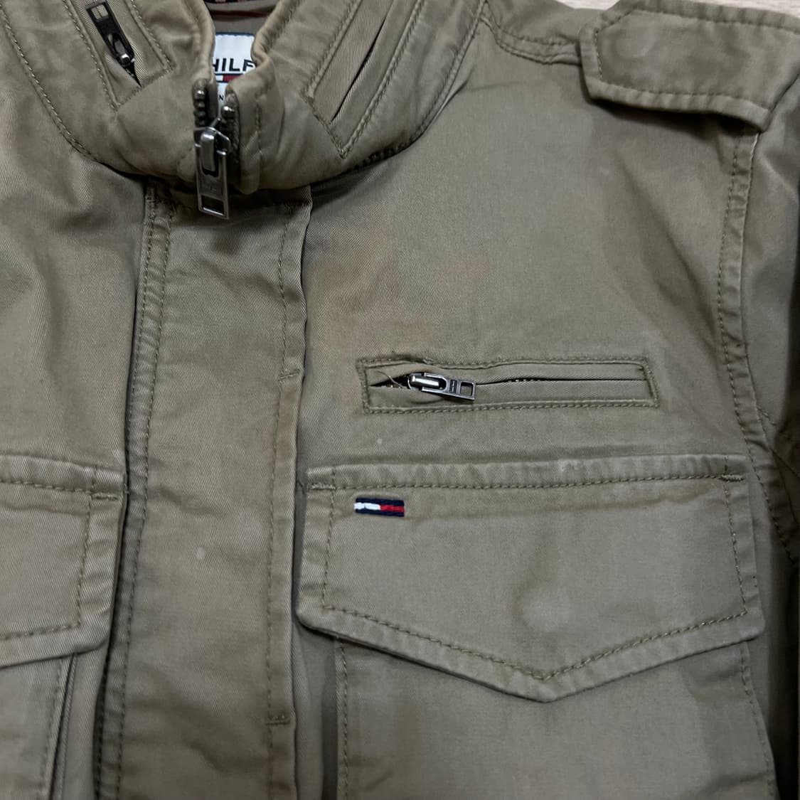 타미힐피거 데님 스몰플래그 포켓 M65 야상자켓 [카키 브라운] S/90 상품이미지4