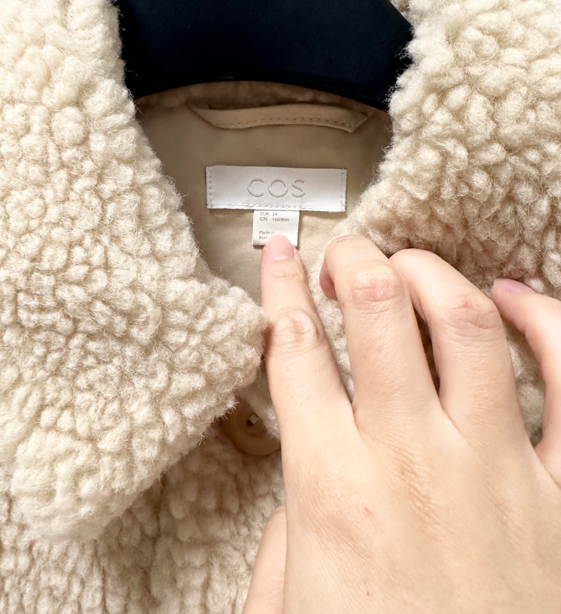 COS(코스) 테디 뽀글이 자켓 판매합니다. 상품이미지6