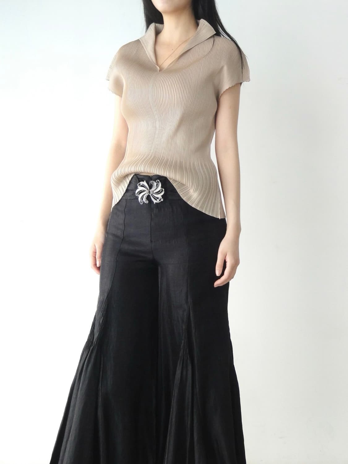 Basic neck pleats / beige 상품이미지3