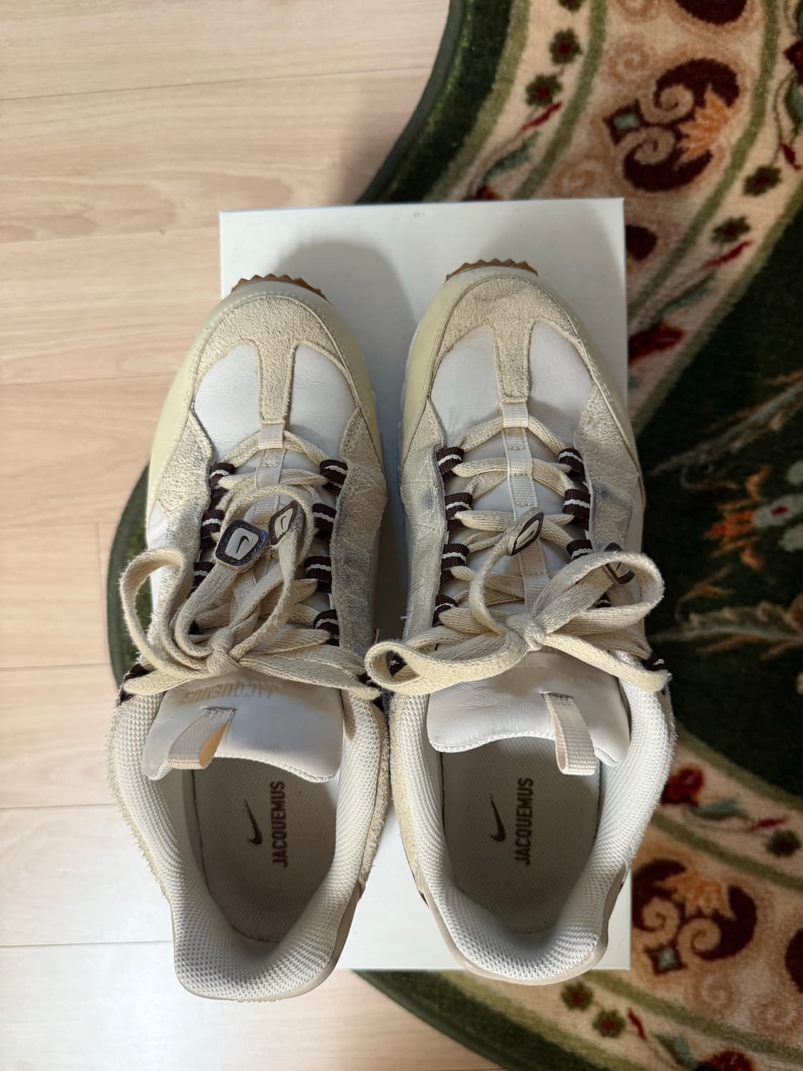 나이키 자크뮈스 에어휴마라 라이트 본 앤 골드 상품이미지1