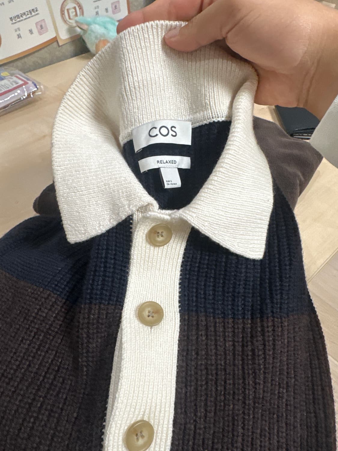 Cos 릴렉스드 핏 니트 셔츠 상품이미지1