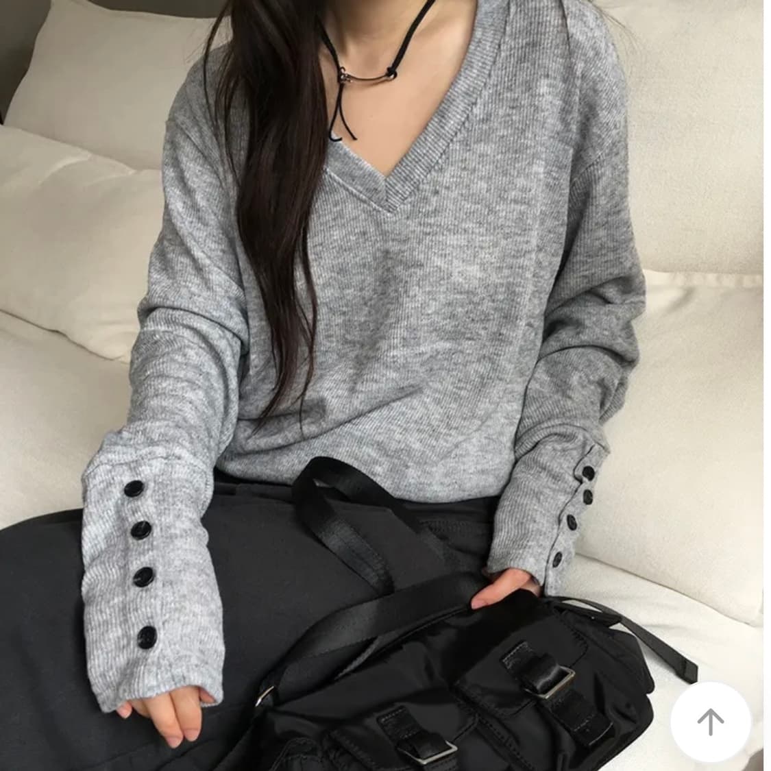 서울베이스드 브이넥 니트 소매 버튼 포인트 상품이미지3
