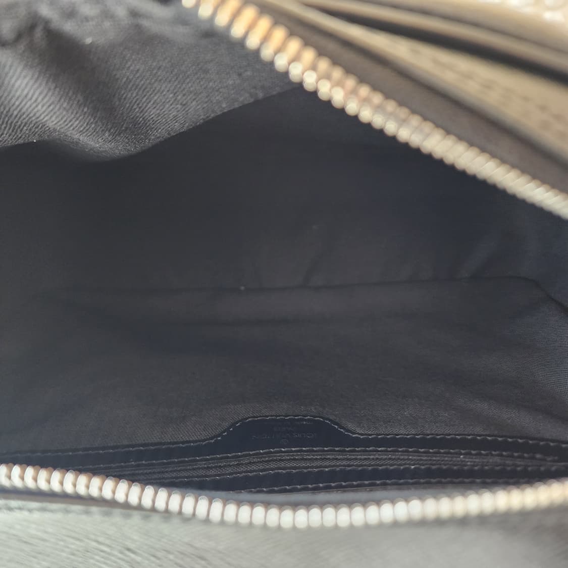 상태최상 루이비통 타이가 리포터 PM 크로스백 숄더백 알드워즈 블랙 상품이미지9