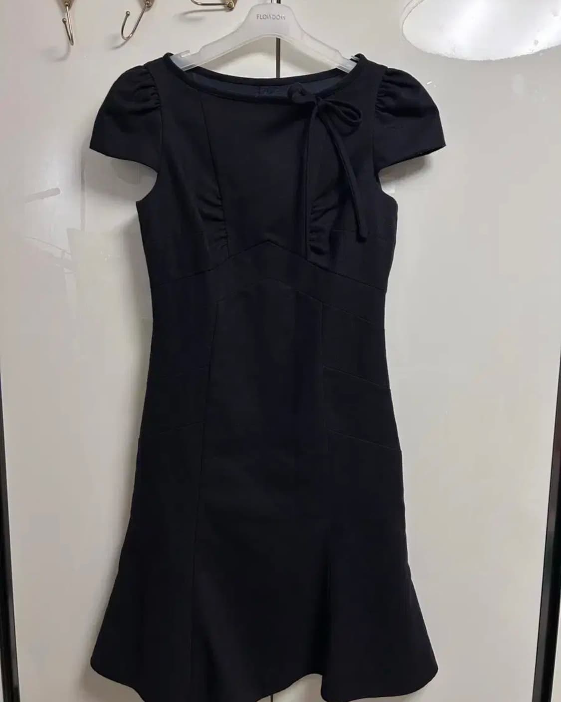 플로움스타일 미디드레스 리본 퍼프 머메이드 미디 원피스 하객룩데이트 상품이미지5