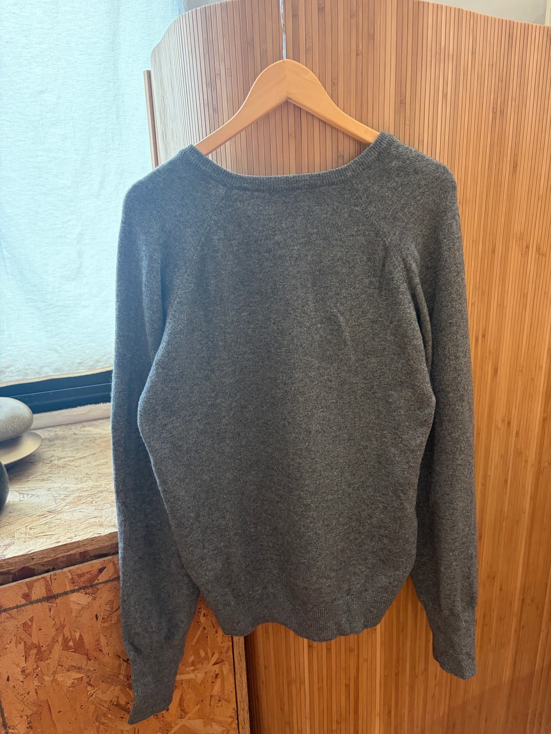 Dunlop Charcoal V-neck Knit 상품이미지5